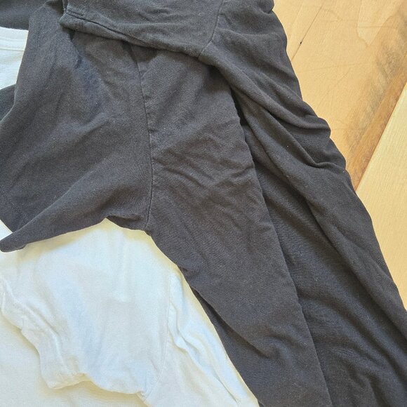 3 Mens Like New XL Undershirts 2 Calvin Klein and 1 Lucky Brand - Picture 5 of 6